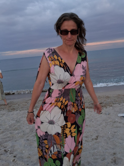 T�nde, 52 �ves rom�niai t�rskeres� n�