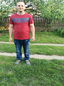 J�zsi, 35 �ves �jfeh�rt�i t�rskeres� f�rfi