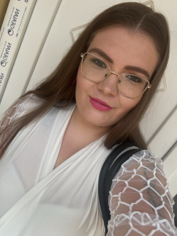 Vikt�ria, 26 �ves szili t�rskeres� n�