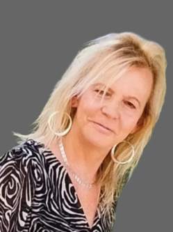 �va, 56 �ves ny�regyh�zi t�rskeres� n�