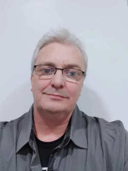 Róbert, 55 éves társkereső férfi, Miskolc