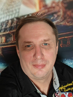Zsolt, 52 �ves budapesti t�rskeres� f�rfi