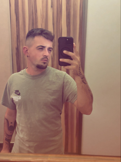�ron, 23 �ves mih�ldi t�rskeres� f�rfi
