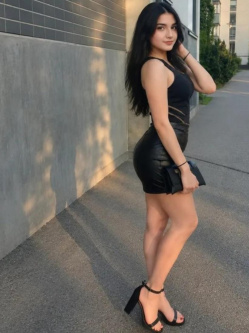 Bernadett, 19 �ves miskolci t�rskeres� n�