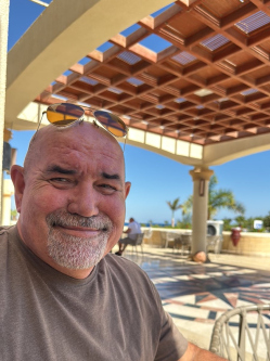 Csaba, 65 �ves egyes�lt kir�lys�gi t�rskeres� f�rfi