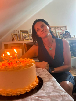 Reni, 41 �ves t�rskeres� n�, Tiszaf�red