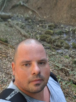 Gerg�, 37 �ves koml�i t�rskeres� f�rfi
