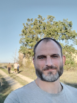 Zsolt, 44 �ves szentesi t�rskeres� f�rfi