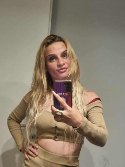 Vanessza, 26 �ves zebeckei t�rskeres� n�