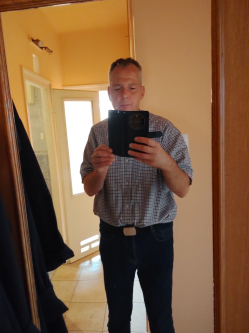 Peti, 51 �ves t�rskeres� f�rfi, Szombathely
