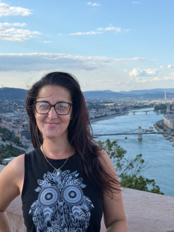 Krisztina, 48 �ves Kabal�s-i t�rskeres� n�