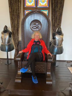 Magdi, 70 �ves kistolm�csi t�rskeres� n�