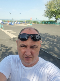 Palk�, 47 �ves paksi t�rskeres� f�rfi