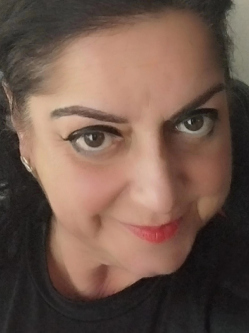 Angi, 59 �ves debreceni t�rskeres� n�