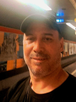 Attila, 47 �ves b�k�si t�rskeres� f�rfi