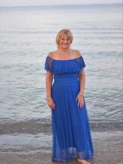 Marianna, 62 �ves t�rskeres� n�, Kiskunhalas