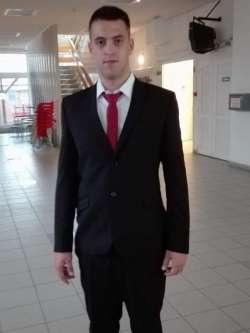 Csaba, 26 �ves ny�regyh�zi t�rskeres� f�rfi