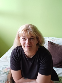 Nikoletta, 50 �ves budapesti t�rskeres� n�