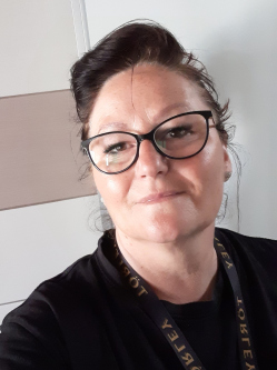 Katica, 54 �ves j�noshalmai t�rskeres� n�