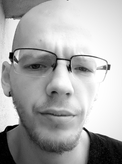 Zsolt, 31 �ves debreceni t�rskeres� f�rfi