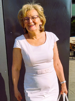 Katalin, 64 �ves budapesti t�rskeres� n�