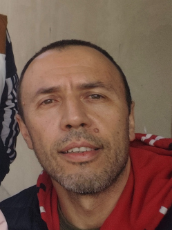 Zsolt, 48 �ves kis�jsz�ll�si t�rskeres� f�rfi