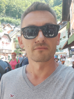 Peter, 44 �ves szentendrei t�rskeres� f�rfi