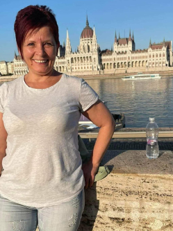 Regina, 56 �ves budapesti t�rskeres� n�