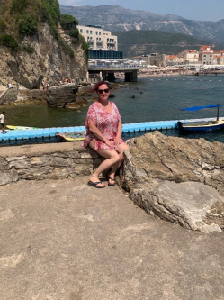 M�nika, 54 �ves n�metorsz�gi t�rskeres� n�