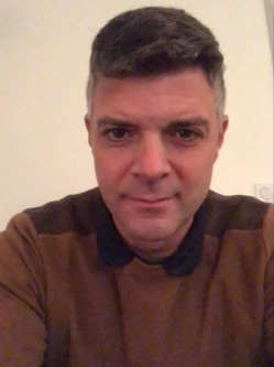 Lajos, 52 �ves salg�tarj�ni t�rskeres� f�rfi