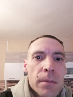 Andr�s, 43 �ves h�dmez�v�s�rhelyi t�rskeres� f�rfi