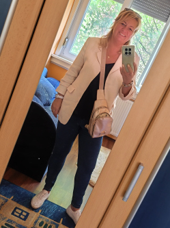 Erika, 49 �ves budapesti t�rskeres� n�