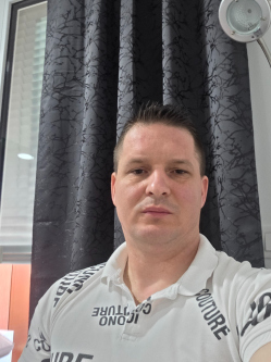 K�roly, 40 �ves osztr�k t�rskeres� f�rfi