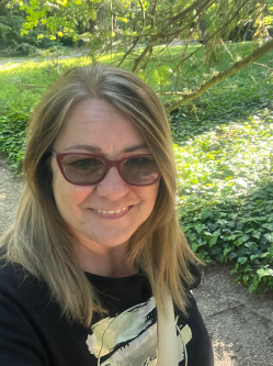 Yvette, 57 �ves s�rv�ri t�rskeres� n�