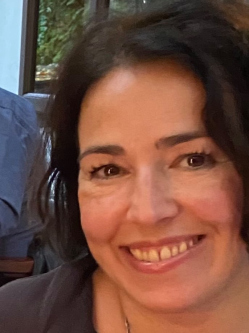 Zsuzsi, 52 �ves budapesti t�rskeres� n�
