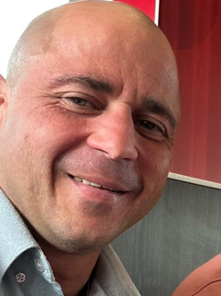 Gerry, 41 �ves t�rskeres� f�rfi, Flandria