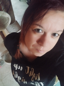 Evi, 43 �ves budapesti t�rskeres� n�