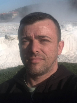 Csaba, 48 �ves t�rskeres� f�rfi, Bihar