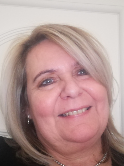 Ani, 54 �ves budapesti t�rskeres� n�