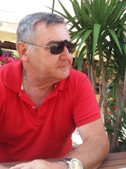 Istv�n, 69 �ves kazincbarcikai t�rskeres� f�rfi