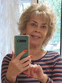 Gabriella, 61 �ves budapesti t�rskeres� n�