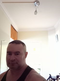 Csaba, 50 �ves gy�ri t�rskeres� f�rfi