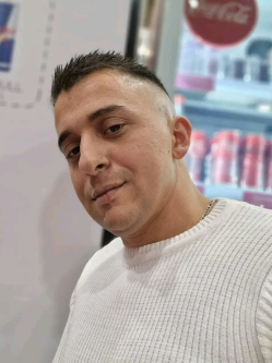 Ervin, 34 �ves nagykanizsai t�rskeres� f�rfi