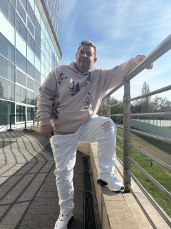 Csaba, 44 �ves t�pi�s�gi t�rskeres� f�rfi