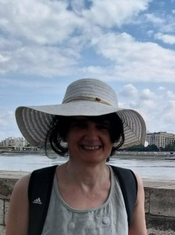 Emi, 55 �ves budapesti t�rskeres� n�