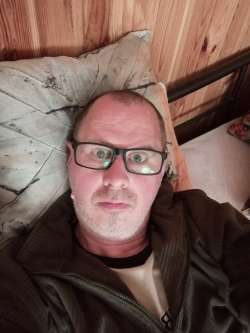 Csaba, 53 �ves hern�dn�meti t�rskeres� f�rfi