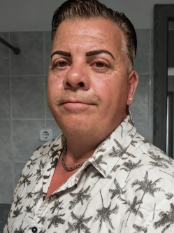 Zolt�n, 51 �ves balmaz�jv�rosi t�rskeres� f�rfi