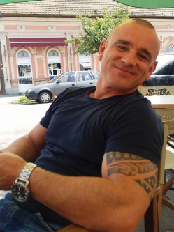 Zsolt, 52 �ves egyes�lt kir�lys�gi t�rskeres� f�rfi