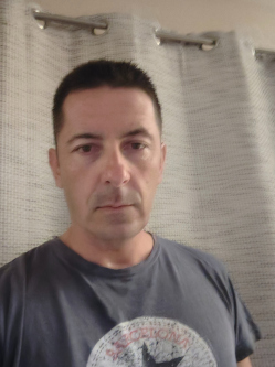 L�szl�, 45 �ves l�rinci t�rskeres� f�rfi