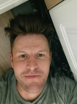 Gerg�, 42 �ves szigetszentmikl�si t�rskeres� f�rfi